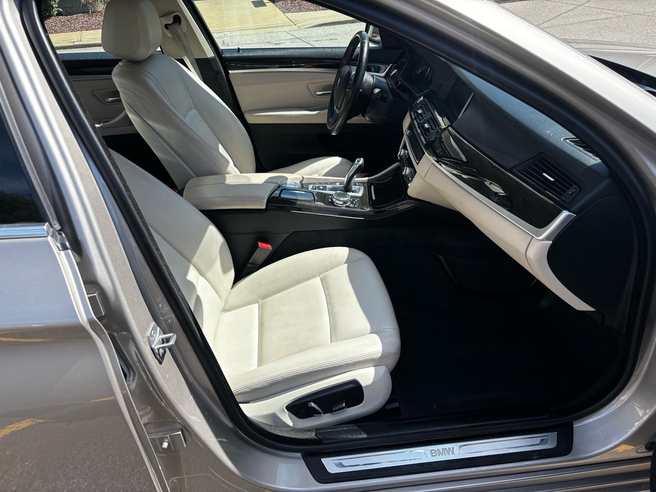 BMW 5 Series 4dr Sdn 535i xDrive AWD 2014
