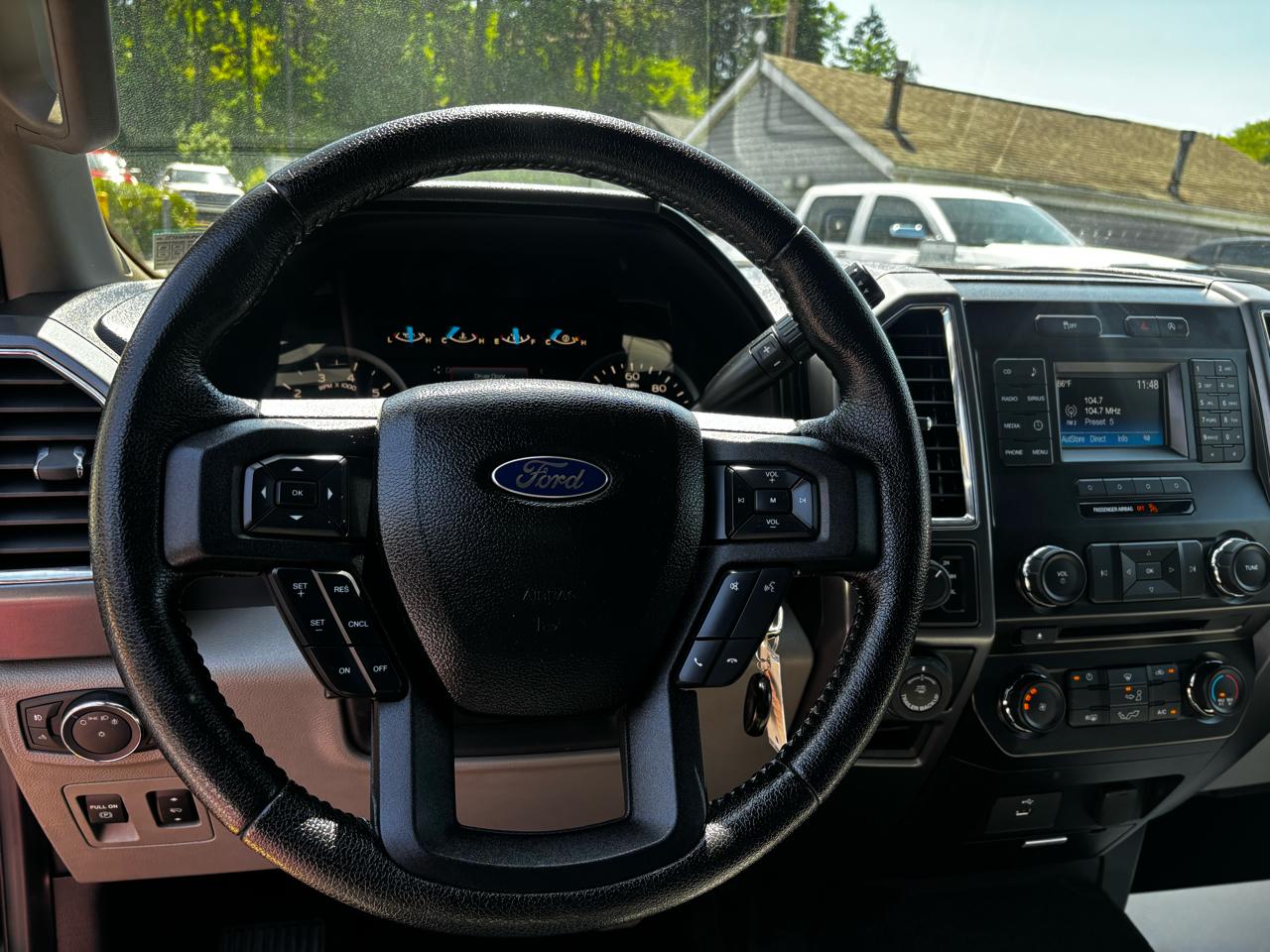 Ford F-150 4WD SuperCrew 139" XLT 2016