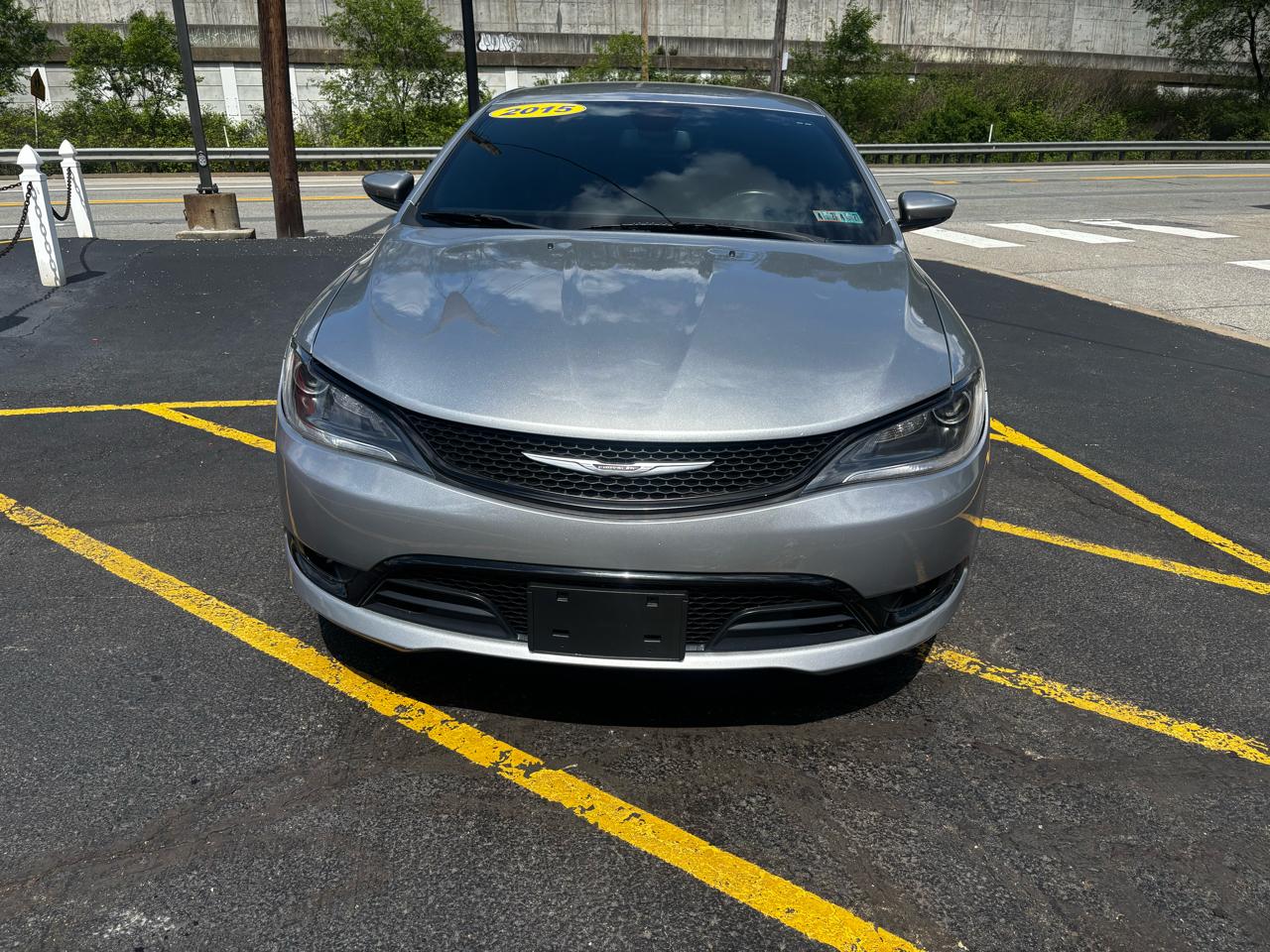 Chrysler 200 4dr Sdn S AWD 2015