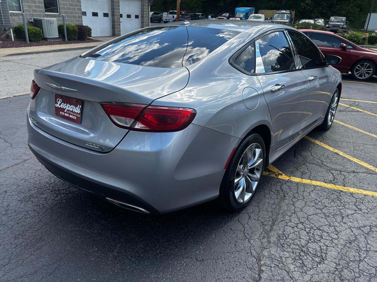 Chrysler 200 4dr Sdn S AWD 2015