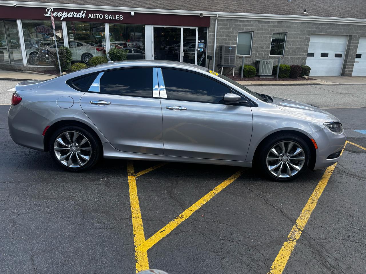 Chrysler 200 4dr Sdn S AWD 2015