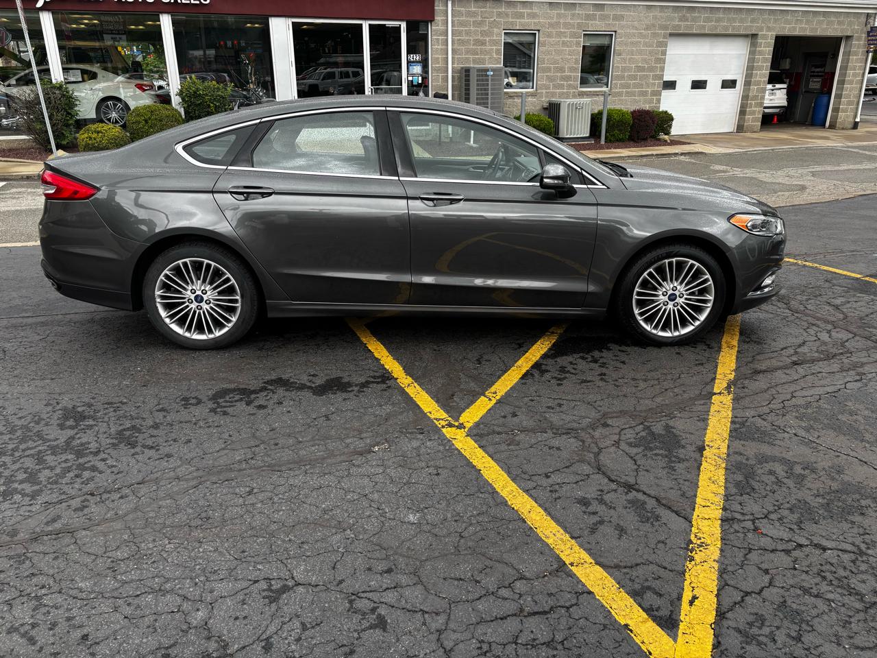 Ford Fusion SE FWD 2017
