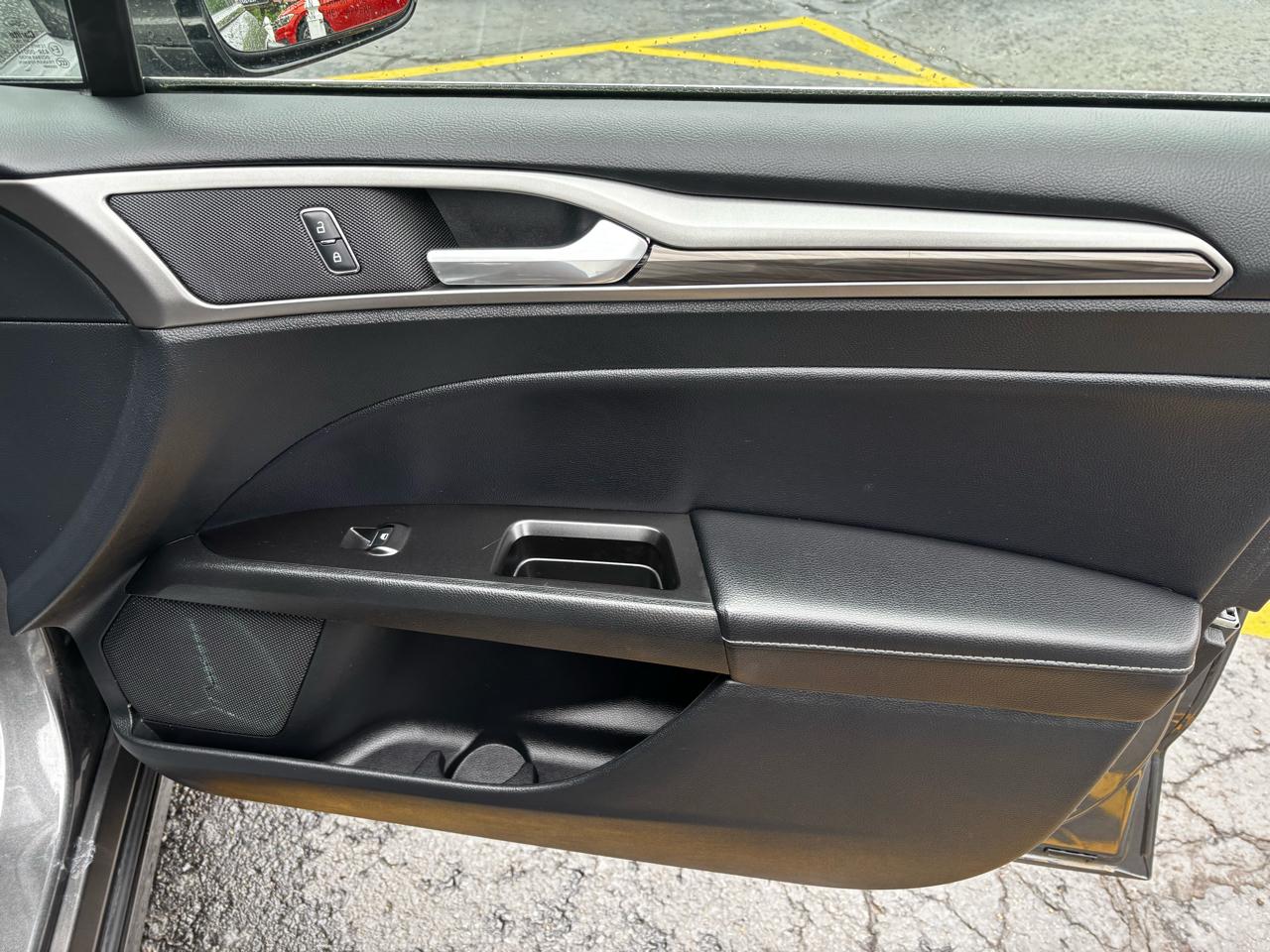 Ford Fusion SE FWD 2017