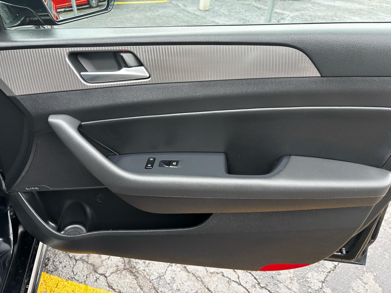 Hyundai Sonata Limited 2.0T *Ltd Avail* 2018
