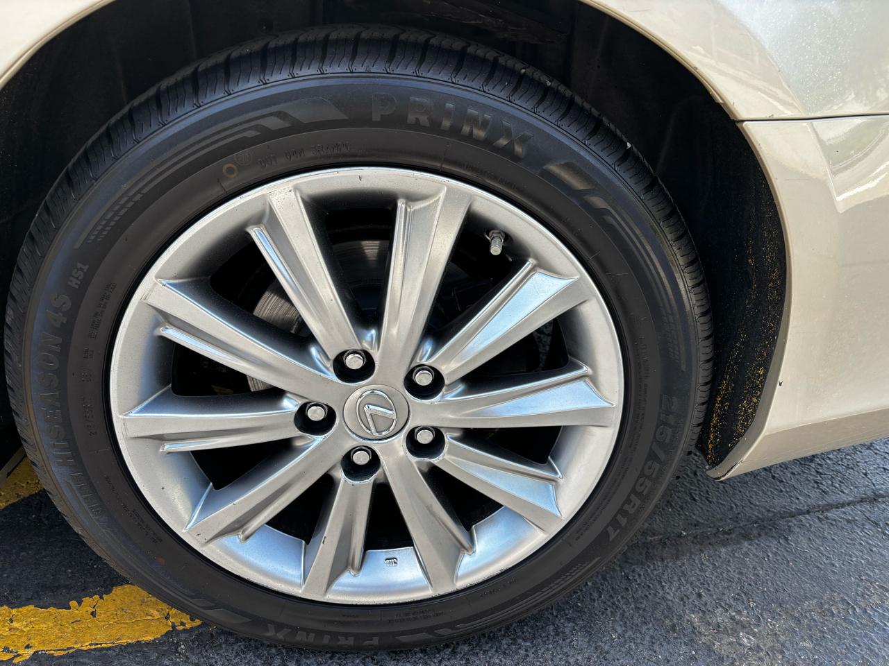 Lexus ES 350 4dr Sdn 2011