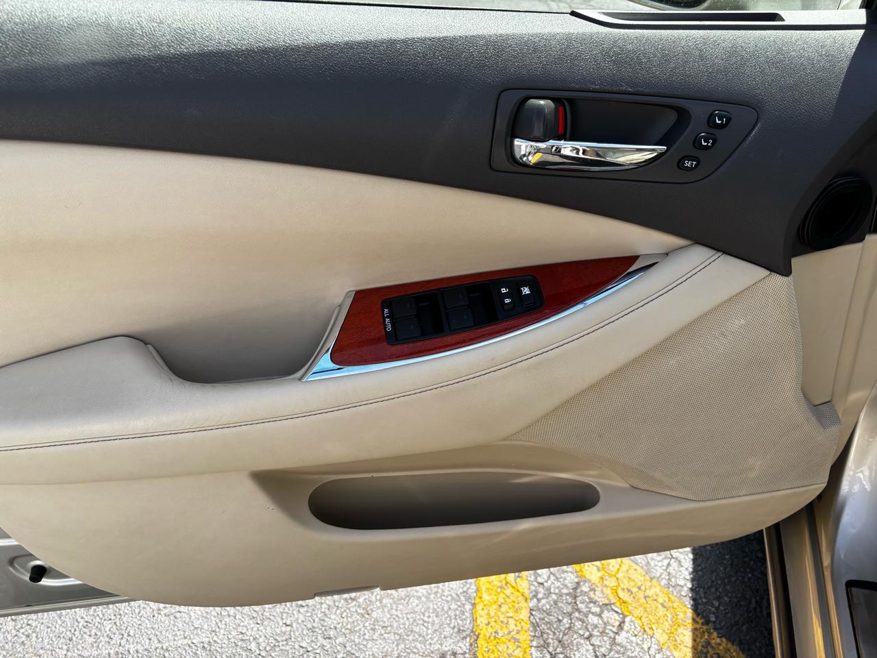 Lexus ES 350 4dr Sdn 2011