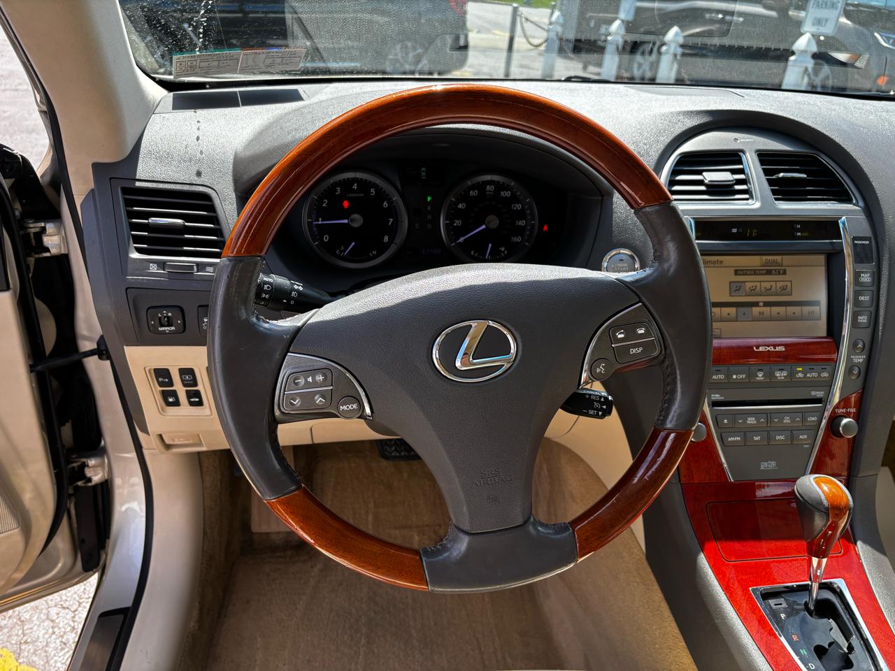 Lexus ES 350 4dr Sdn 2011