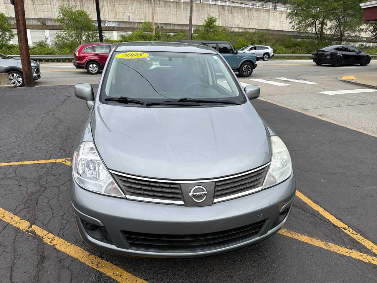 Nissan Versa 5dr HB I4 CVT 1.8 SL 2008