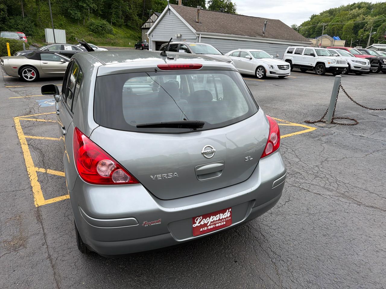 Nissan Versa 5dr HB I4 CVT 1.8 SL 2008