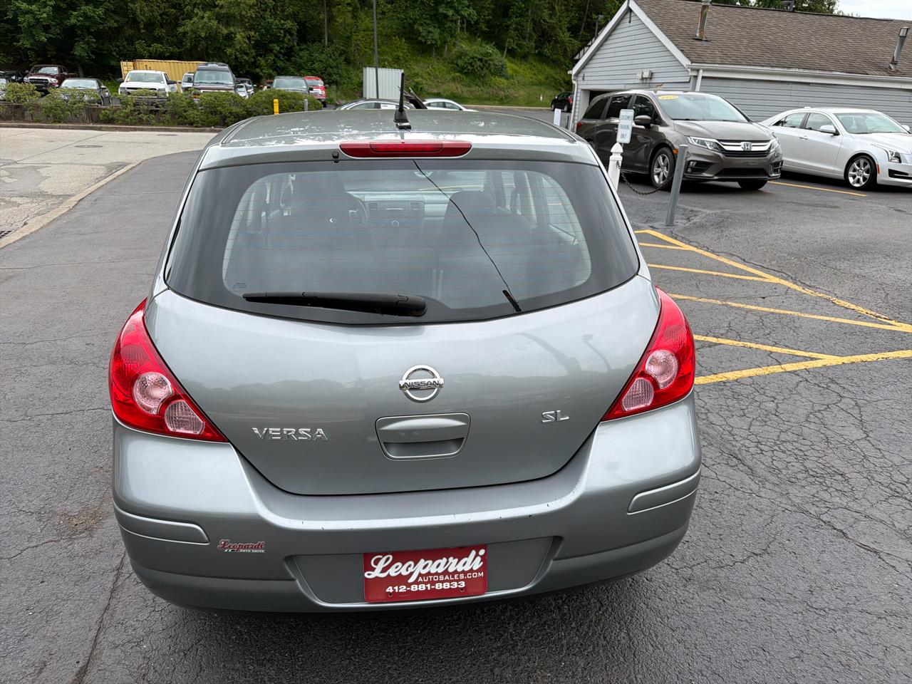 Nissan Versa 5dr HB I4 CVT 1.8 SL 2008