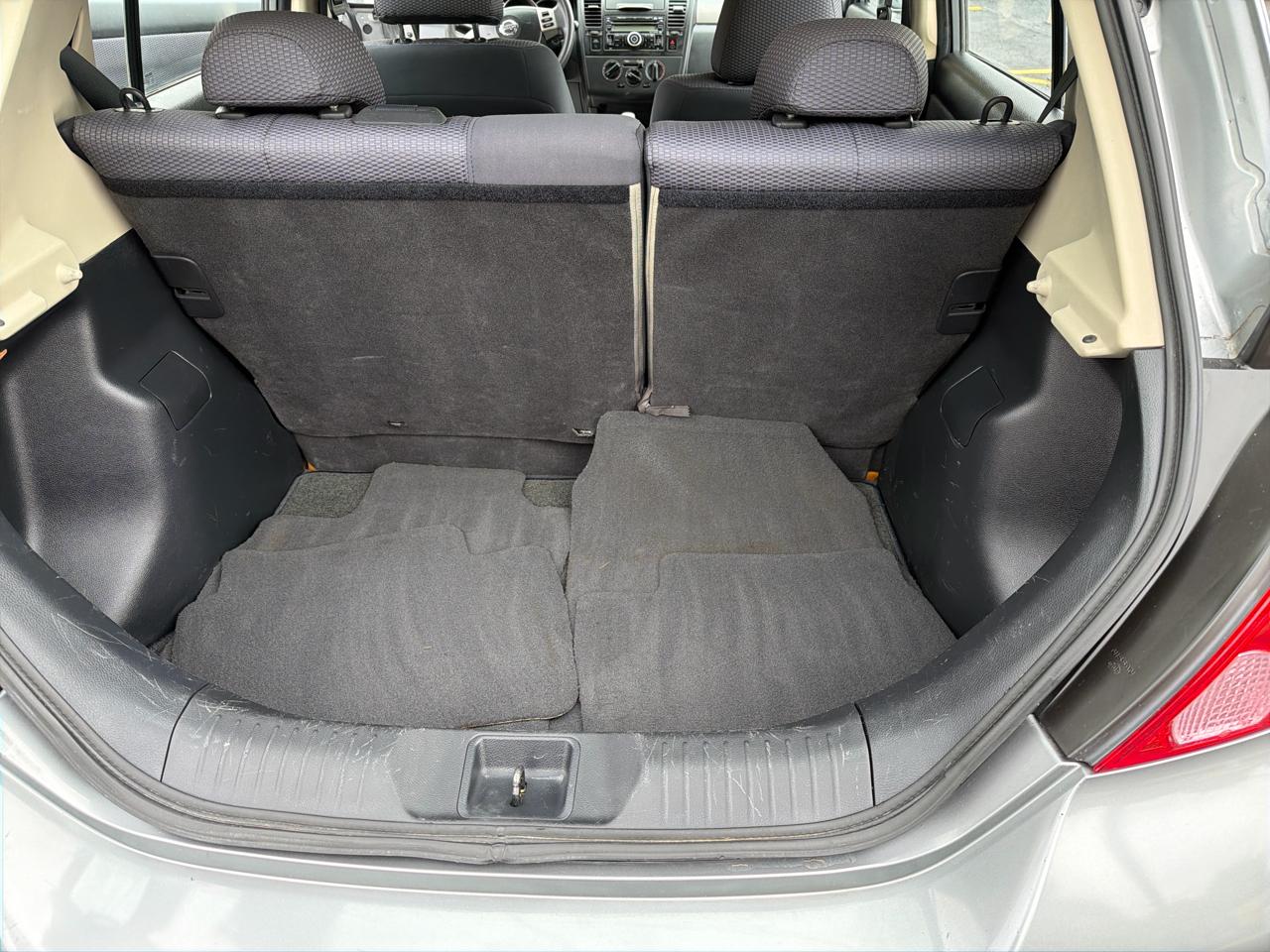 Nissan Versa 5dr HB I4 CVT 1.8 SL 2008