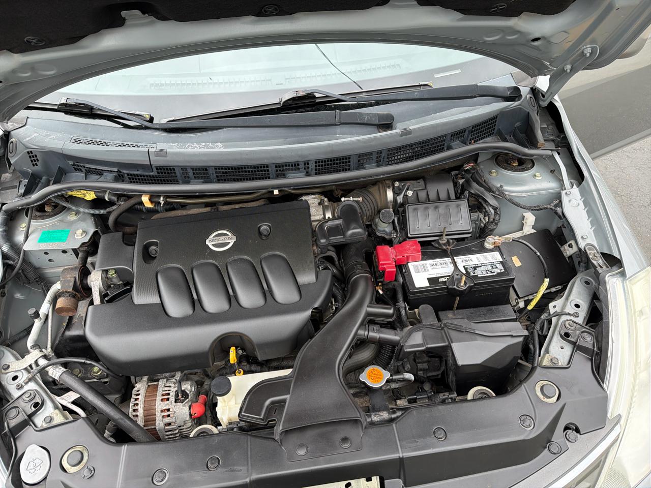Nissan Versa 5dr HB I4 CVT 1.8 SL 2008