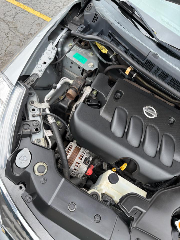 Nissan Versa 5dr HB I4 CVT 1.8 SL 2008