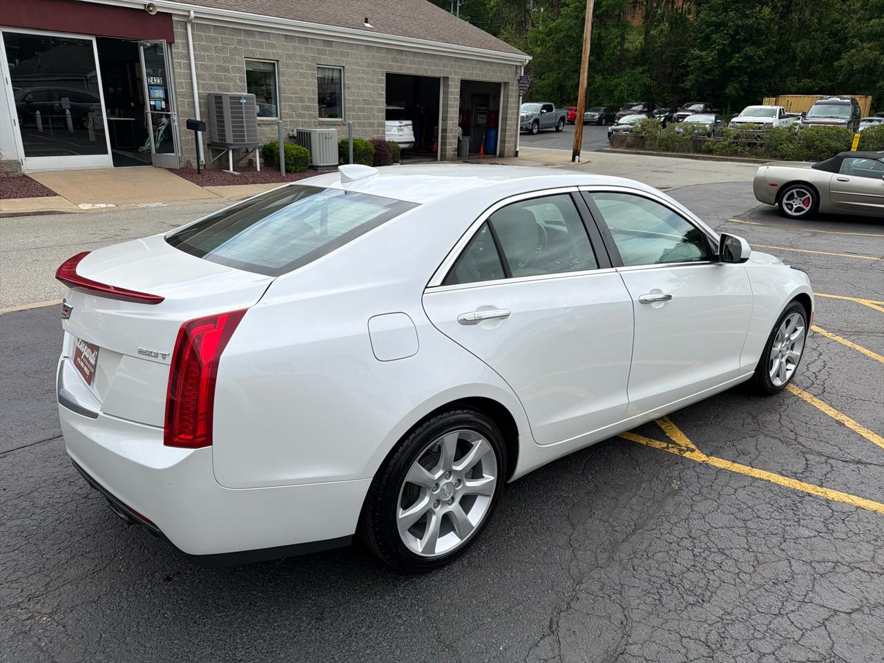 Cadillac ATS Sedan 4dr Sdn 2.0L Standard RWD 2016
