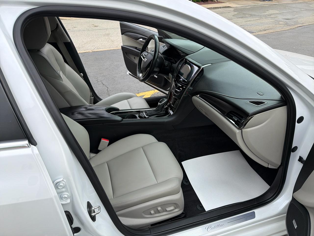 Cadillac ATS Sedan 4dr Sdn 2.0L Standard RWD 2016