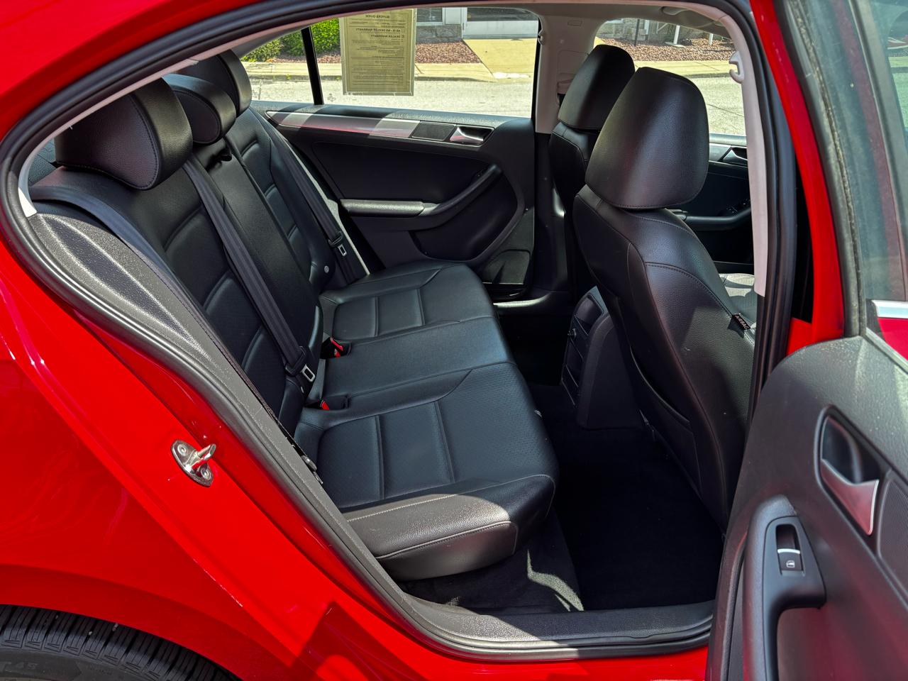 Volkswagen Jetta Sedan 4dr Auto 1.8T SE 2015