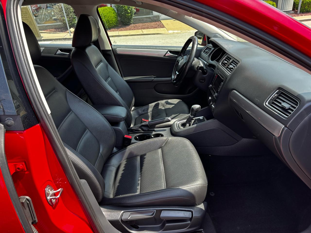 Volkswagen Jetta Sedan 4dr Auto 1.8T SE 2015
