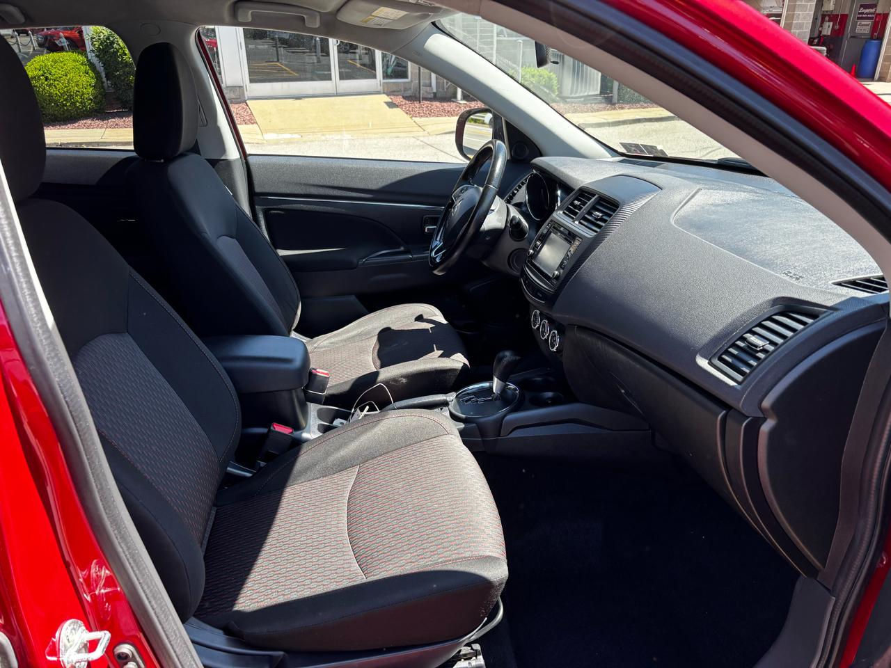 Mitsubishi Outlander Sport AWC 4dr CVT 2.4 ES 2016