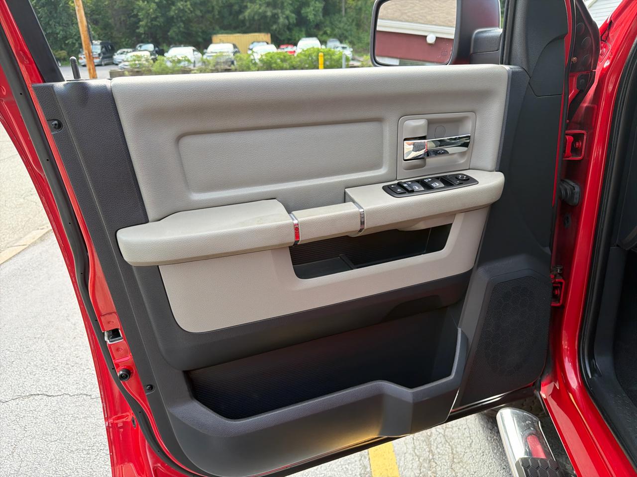 RAM 1500 4WD Quad Cab 140.5" Big Horn 2012