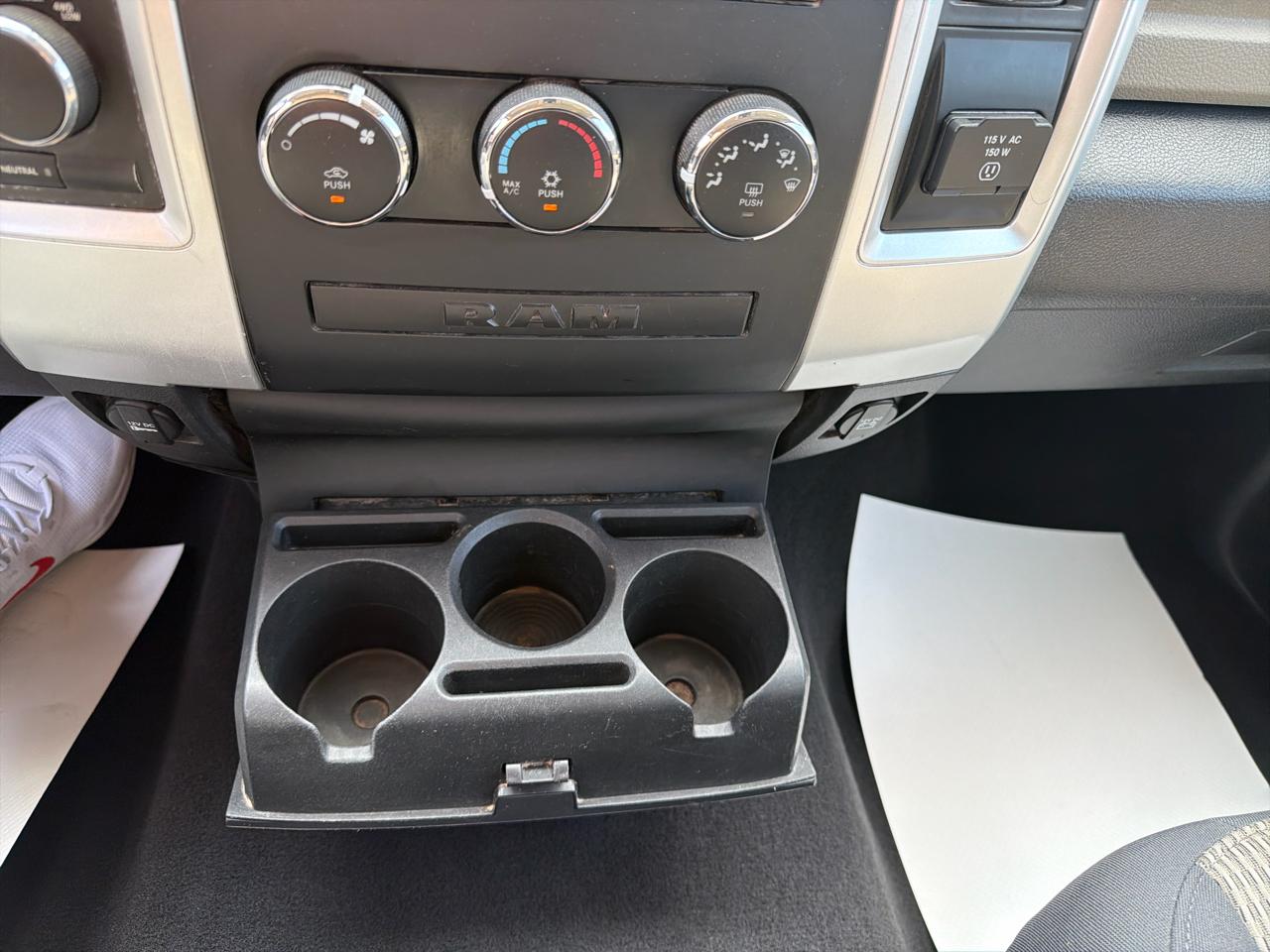 RAM 1500 4WD Quad Cab 140.5" Big Horn 2012