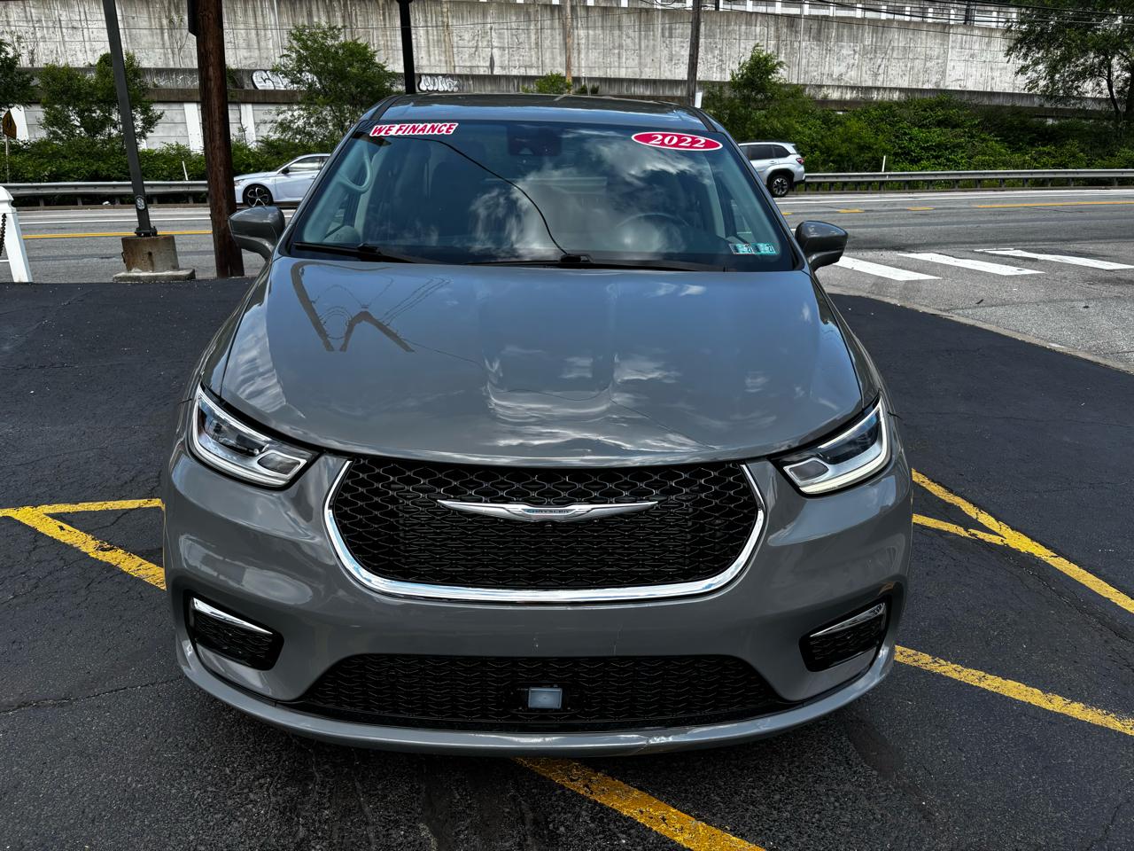 Chrysler Pacifica Hybrid Touring L FWD 2022