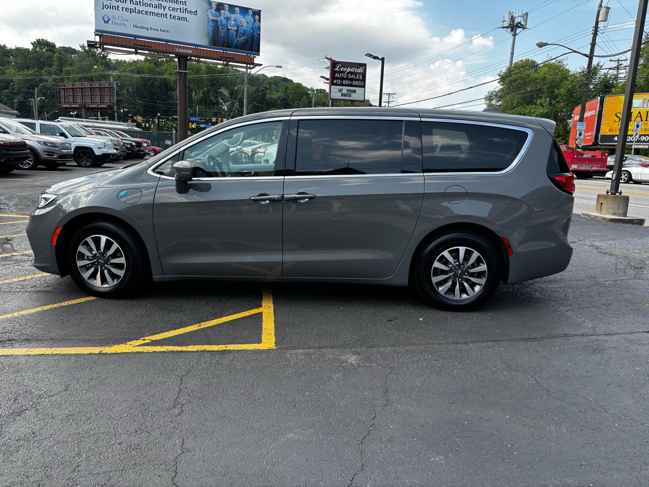 Chrysler Pacifica Hybrid Touring L FWD 2022