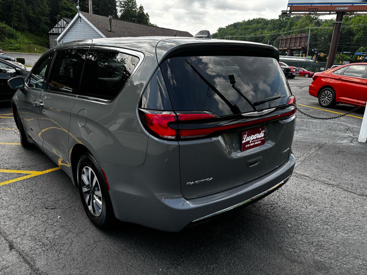 Chrysler Pacifica Hybrid Touring L FWD 2022