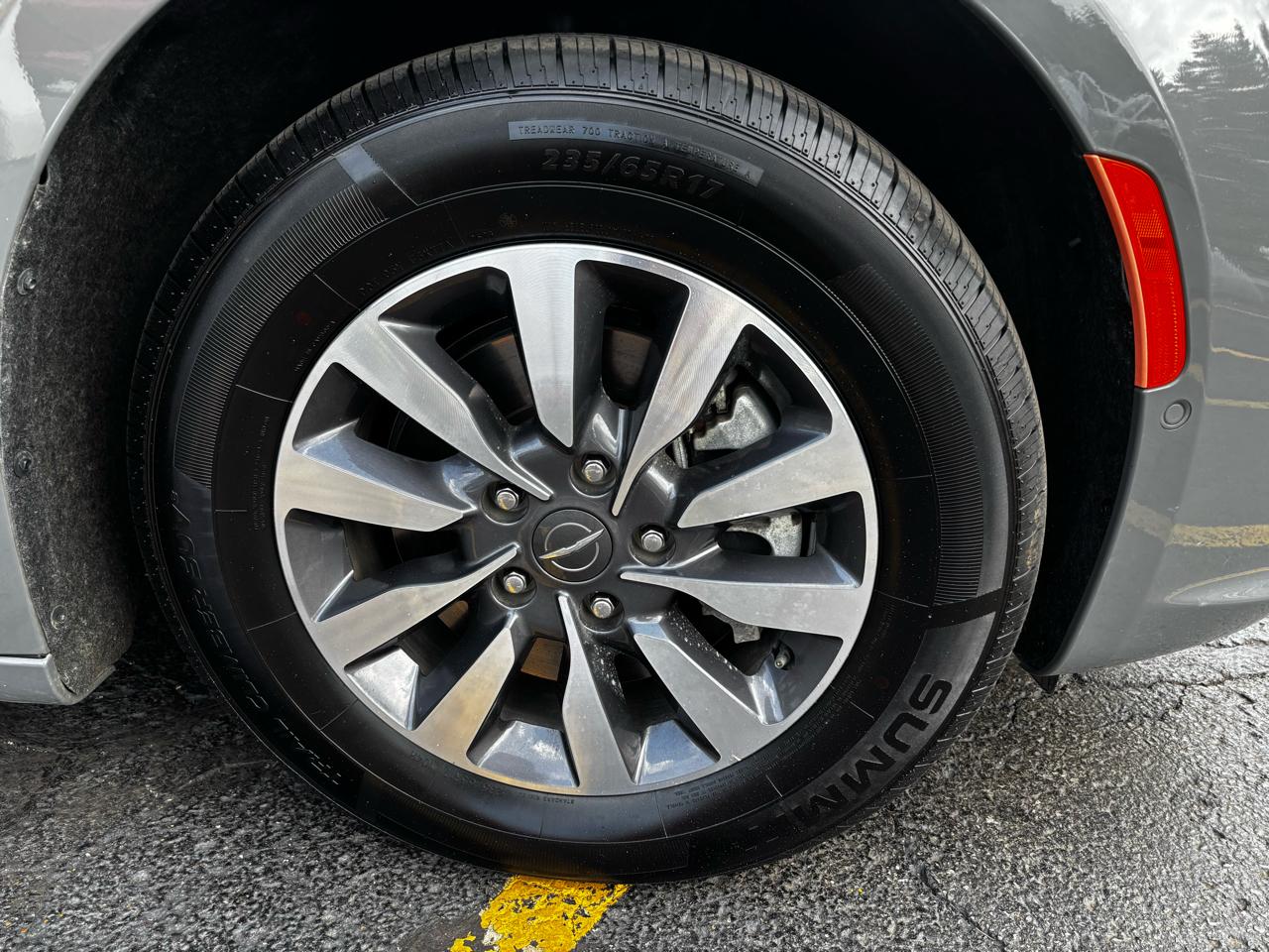 Chrysler Pacifica Hybrid Touring L FWD 2022