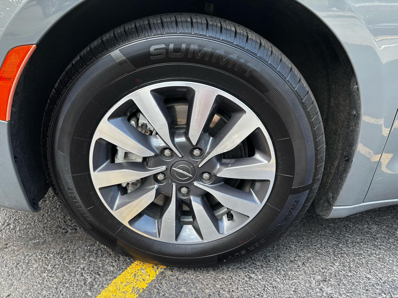Chrysler Pacifica Hybrid Touring L FWD 2022