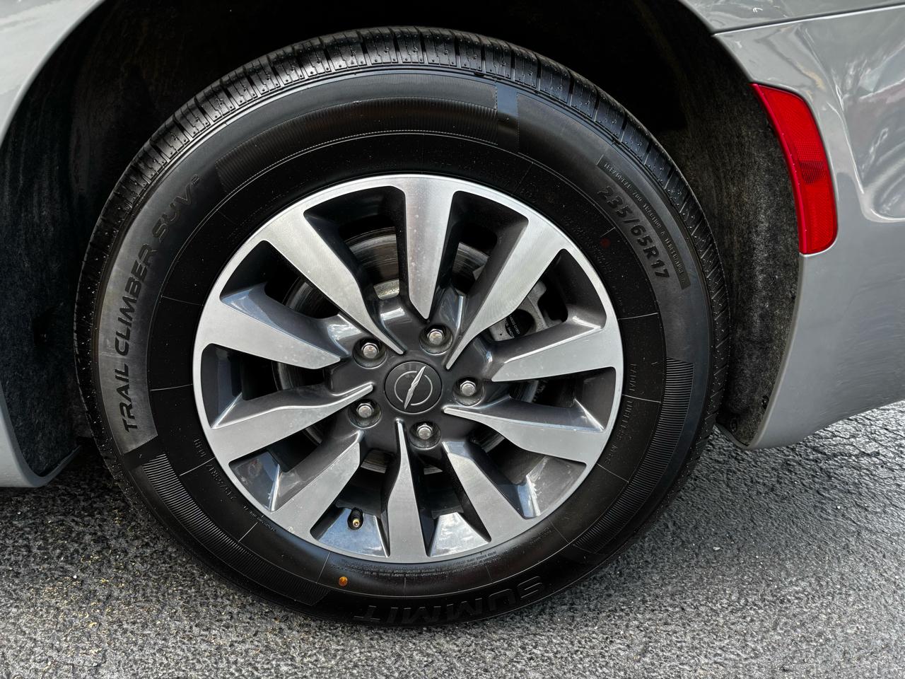 Chrysler Pacifica Hybrid Touring L FWD 2022