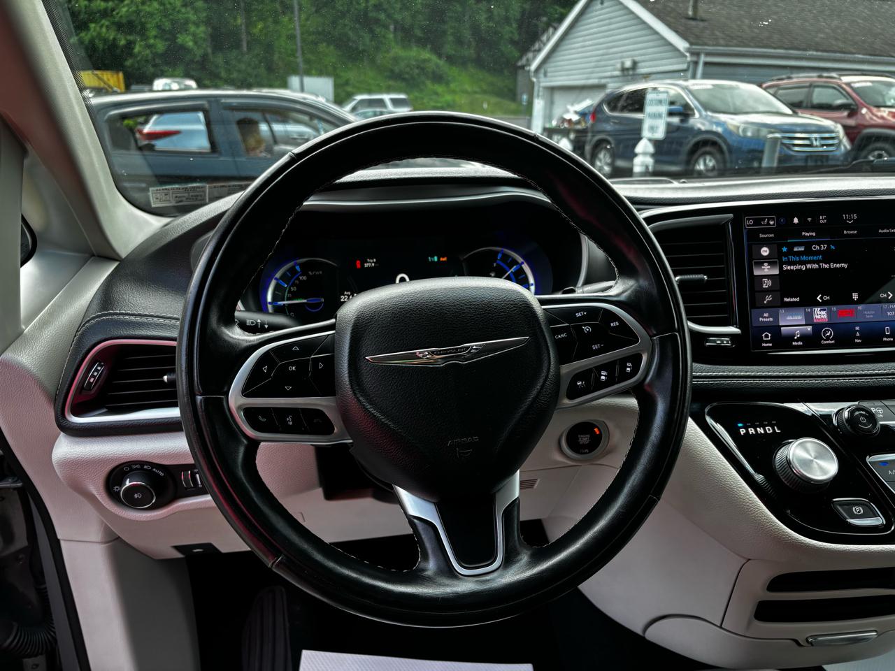Chrysler Pacifica Hybrid Touring L FWD 2022