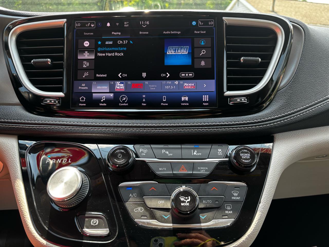 Chrysler Pacifica Hybrid Touring L FWD 2022