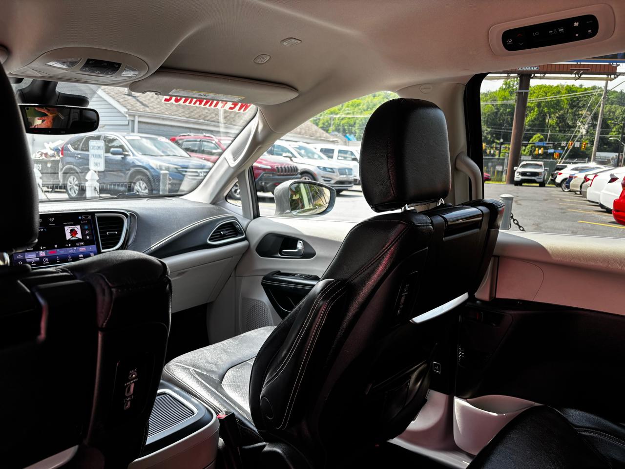 Chrysler Pacifica Hybrid Touring L FWD 2022