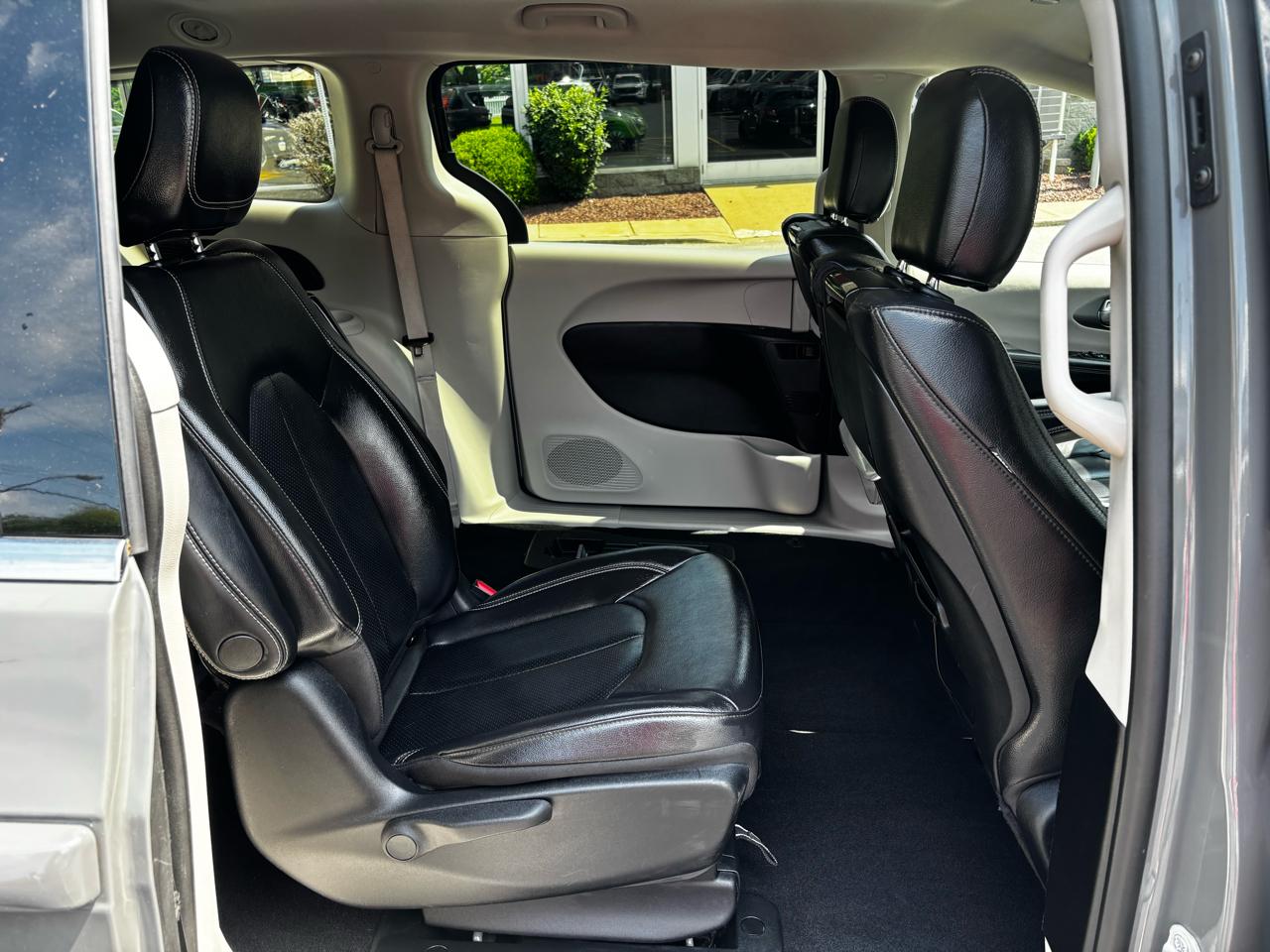 Chrysler Pacifica Hybrid Touring L FWD 2022