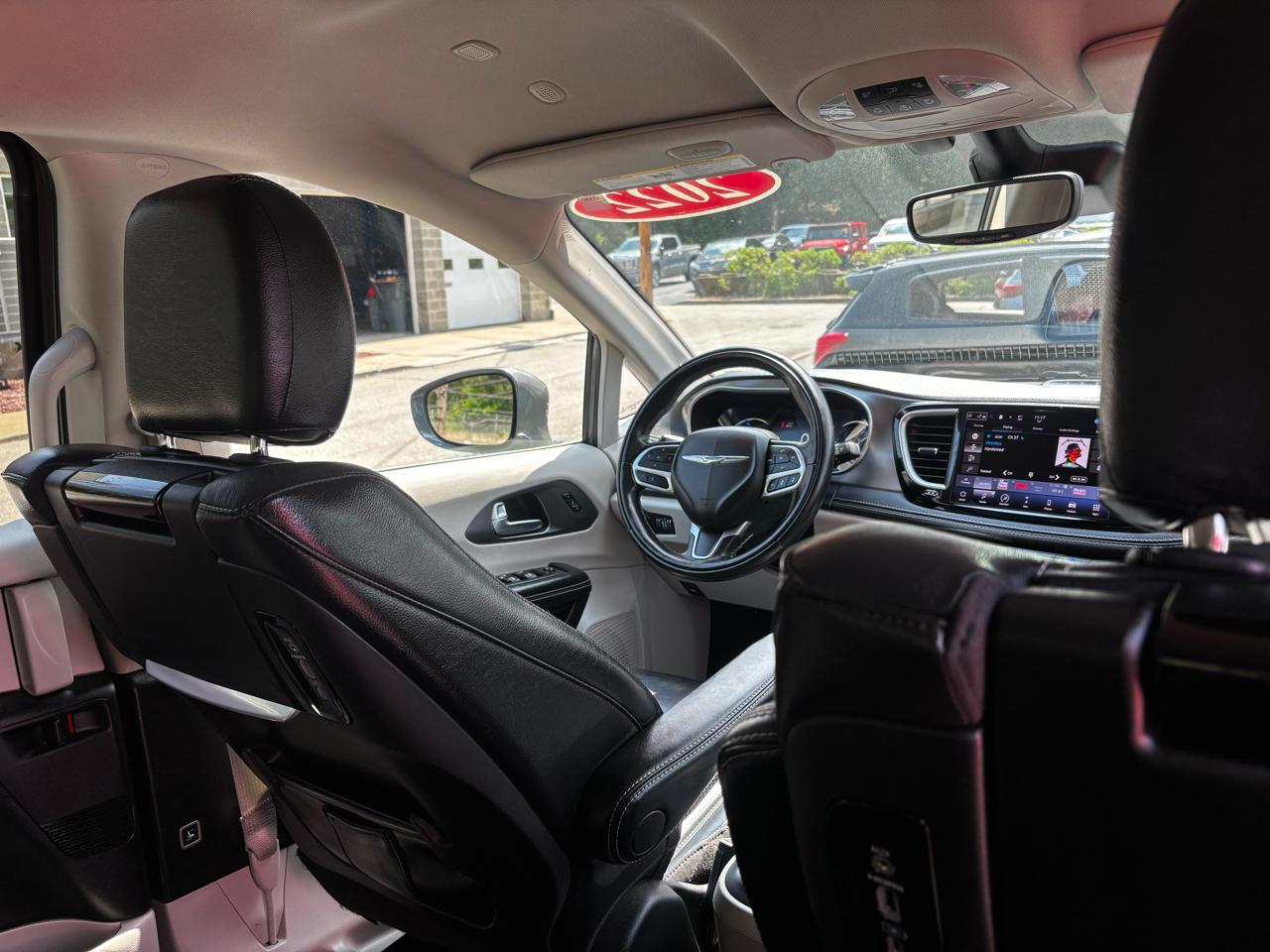 Chrysler Pacifica Hybrid Touring L FWD 2022