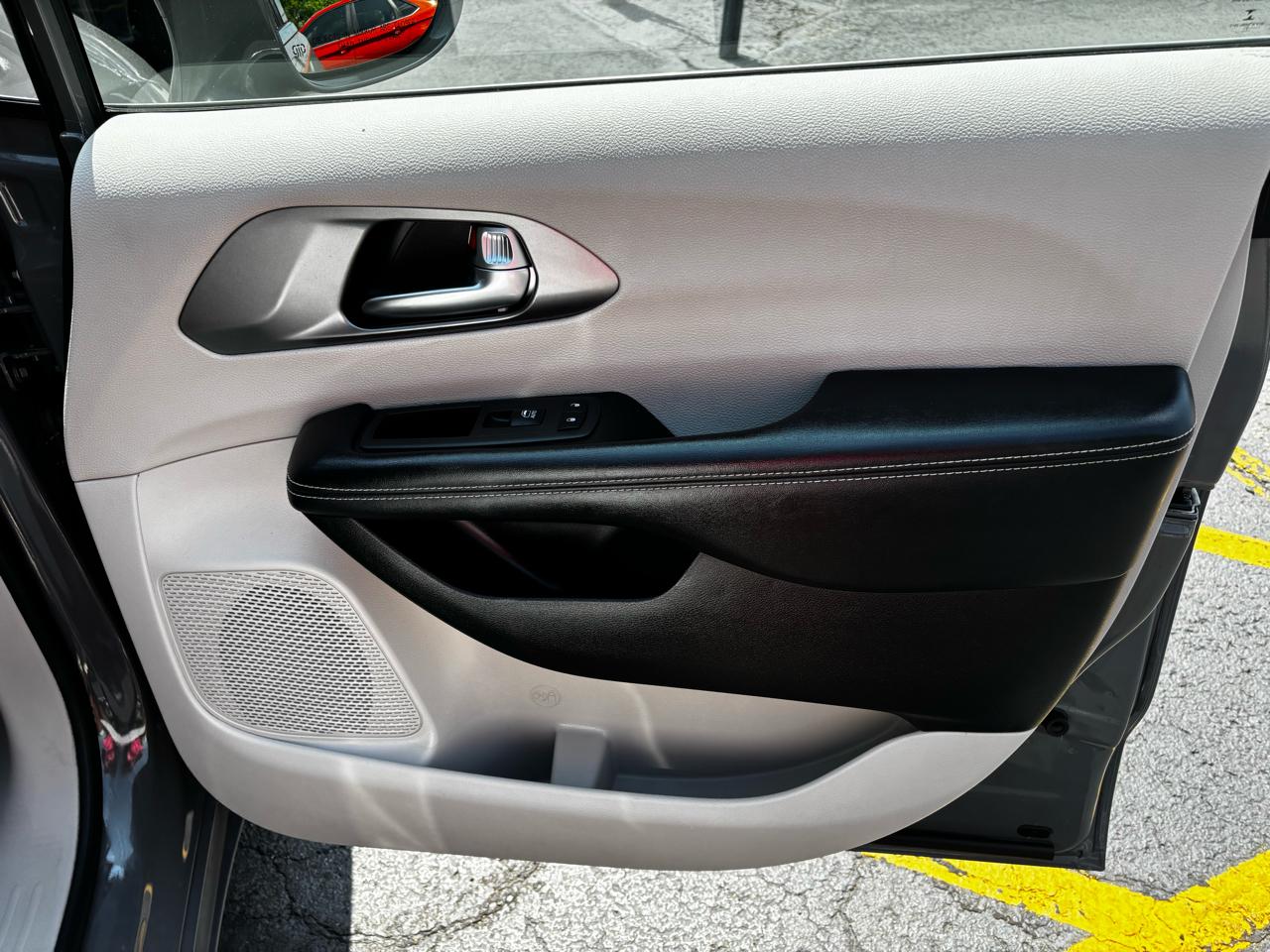 Chrysler Pacifica Hybrid Touring L FWD 2022