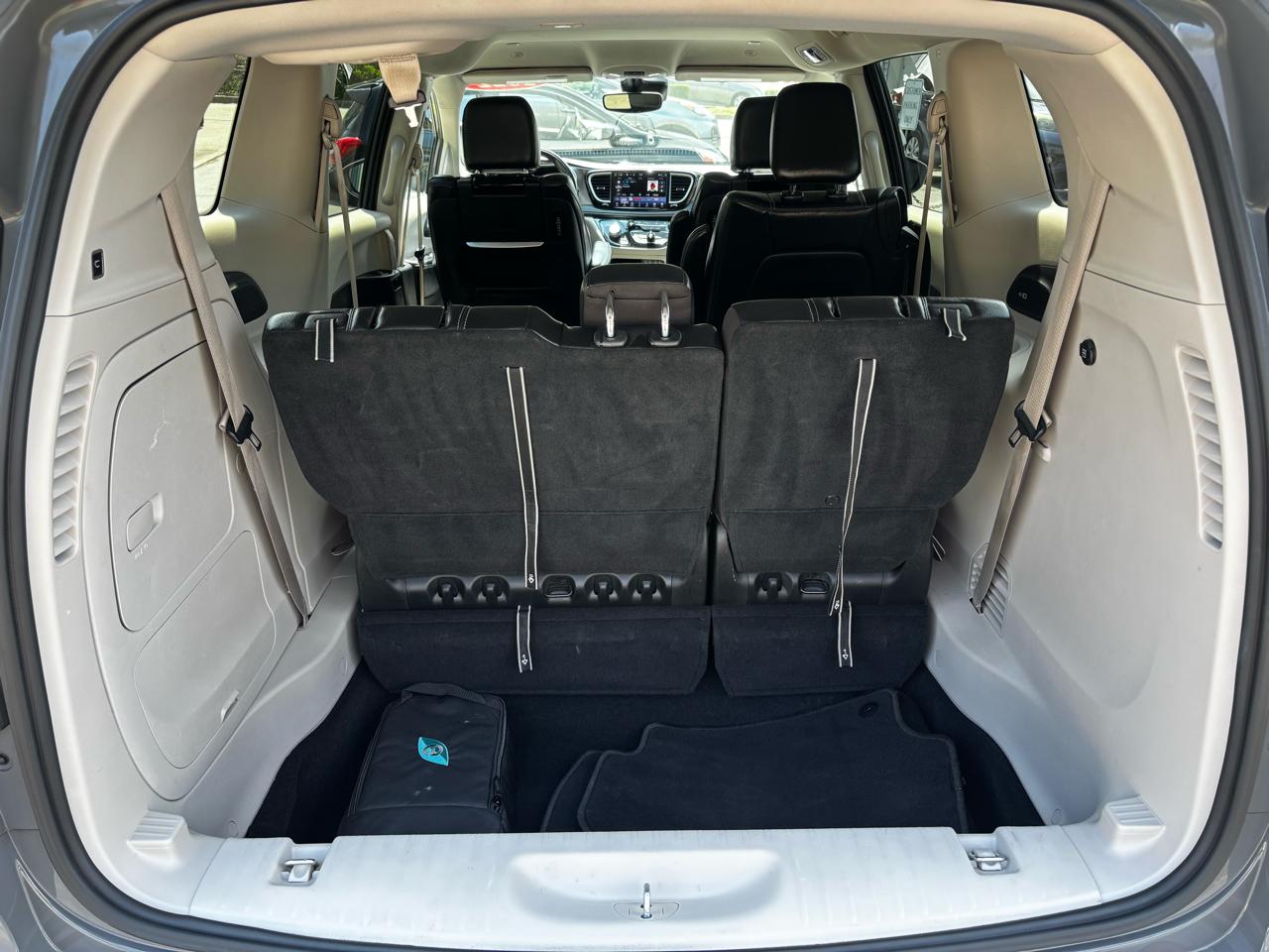 Chrysler Pacifica Hybrid Touring L FWD 2022