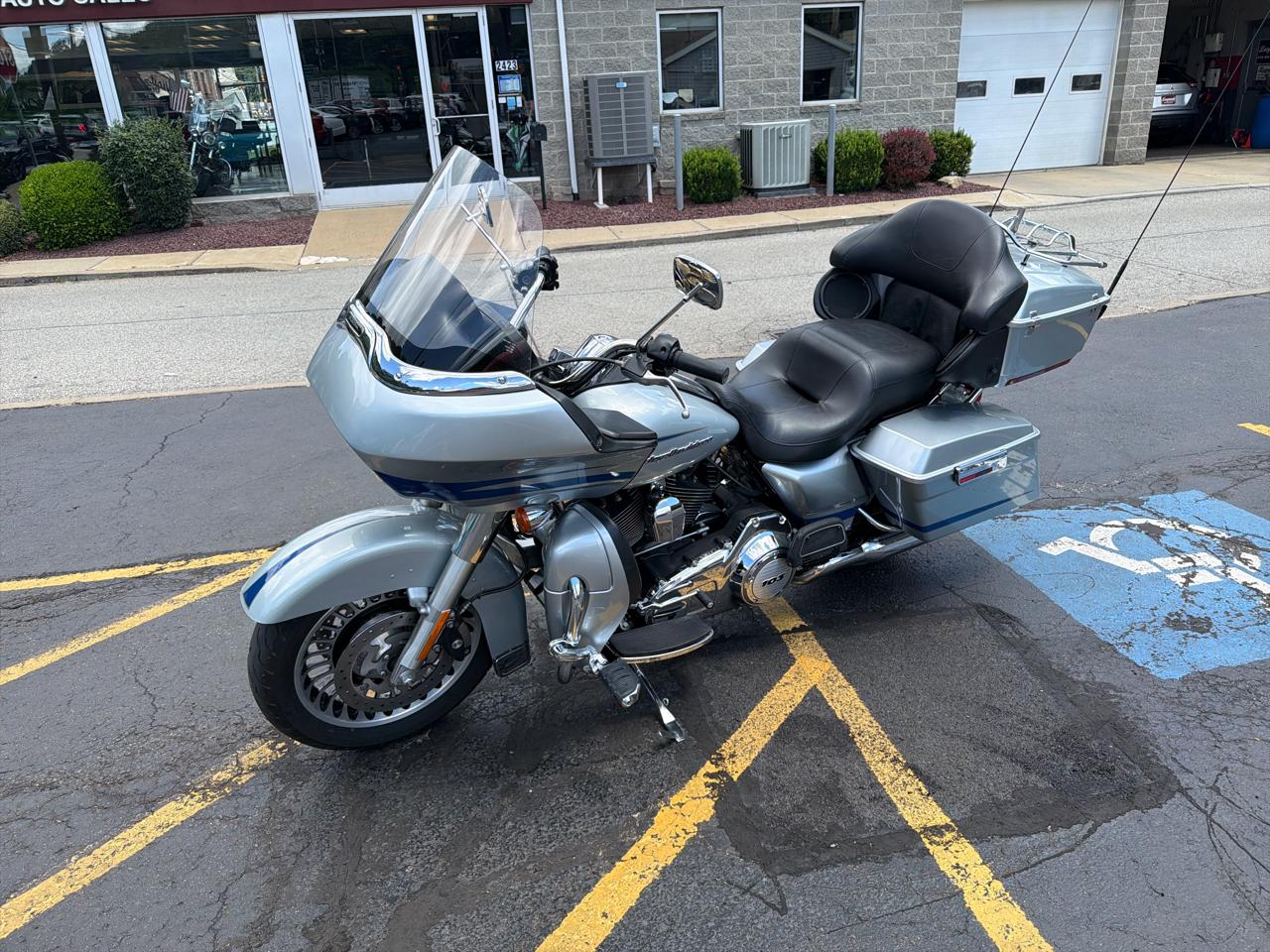 Harley-Davidson Road Glide Ultra  2011