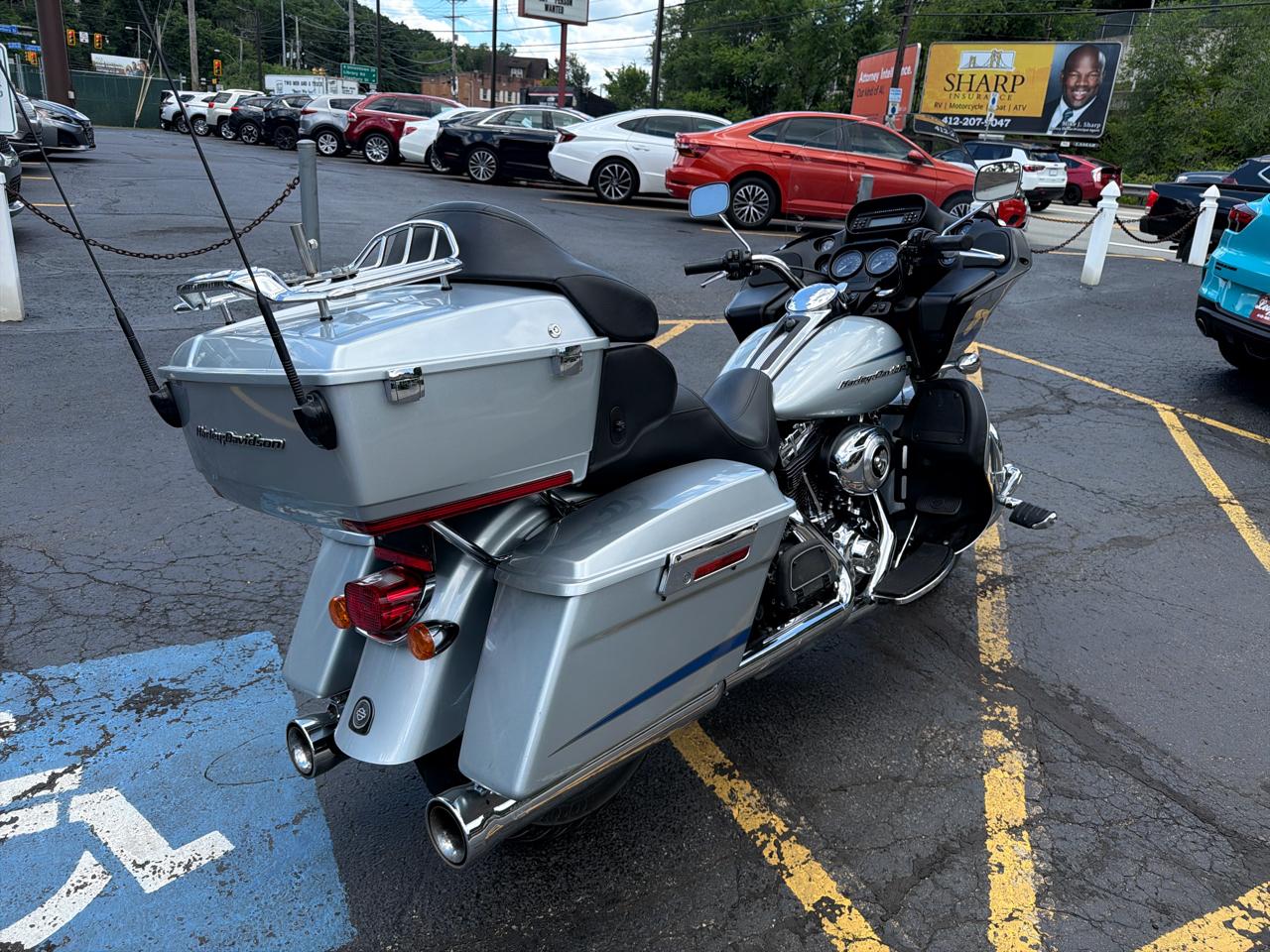 Harley-Davidson Road Glide Ultra  2011