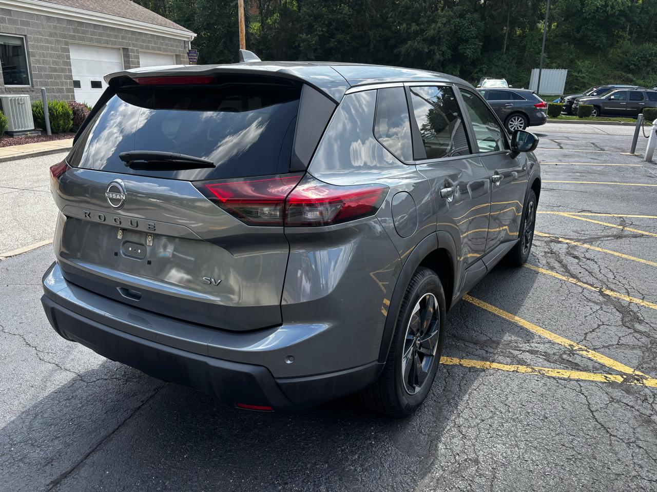 Nissan Rogue FWD SV 2024