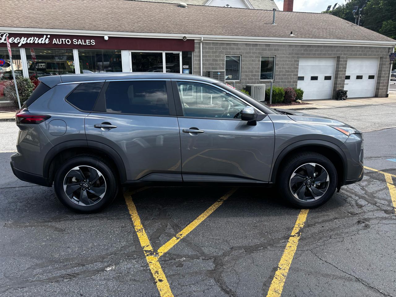 Nissan Rogue FWD SV 2024