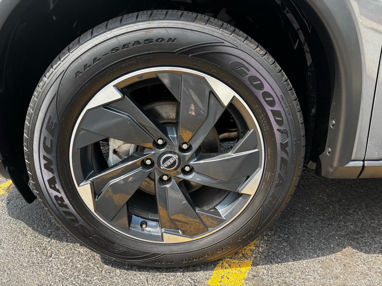 Nissan Rogue FWD SV 2024