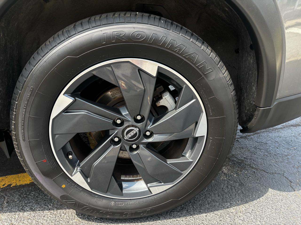 Nissan Rogue FWD SV 2024