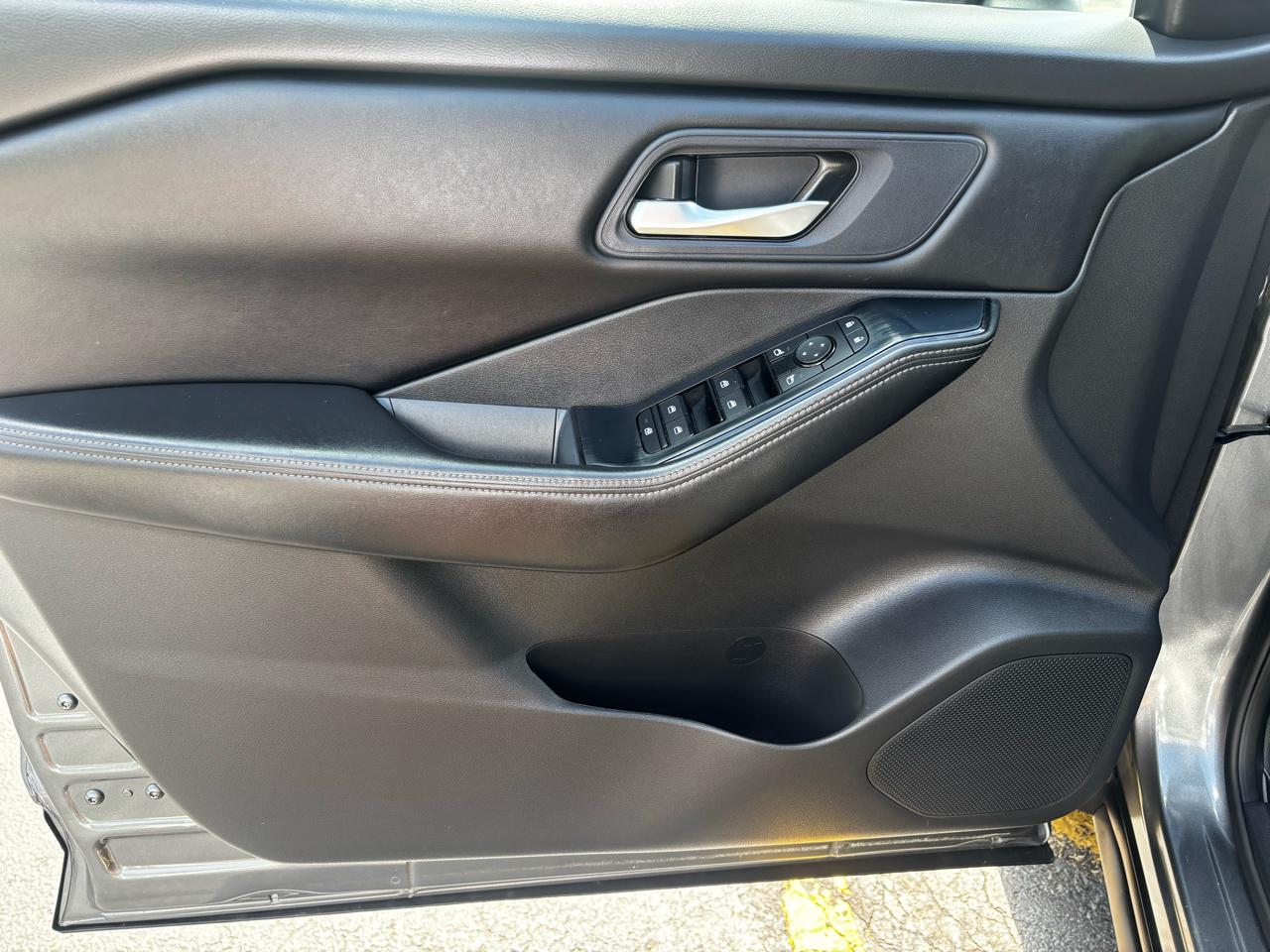 Nissan Rogue FWD SV 2024