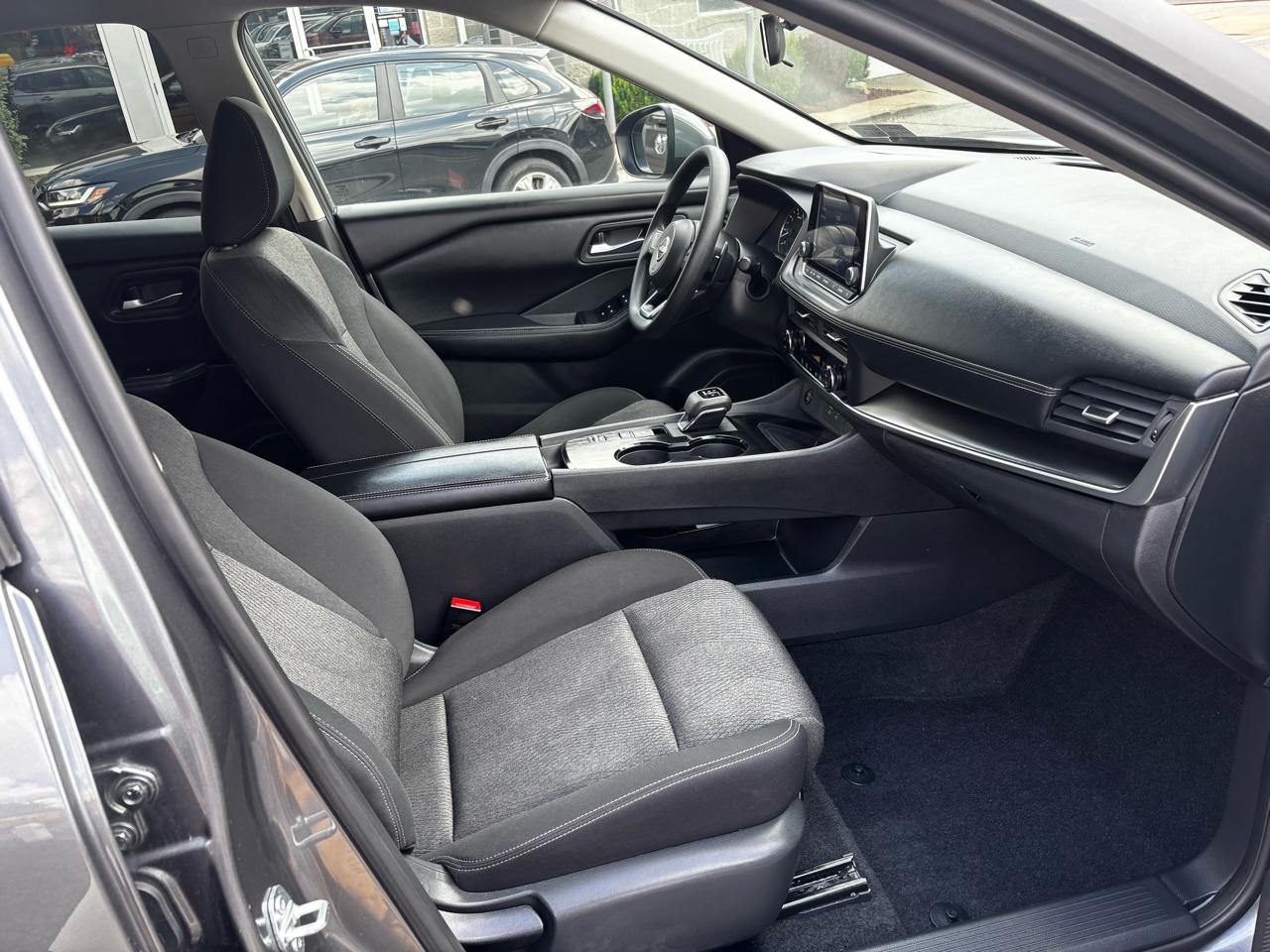 Nissan Rogue FWD SV 2024