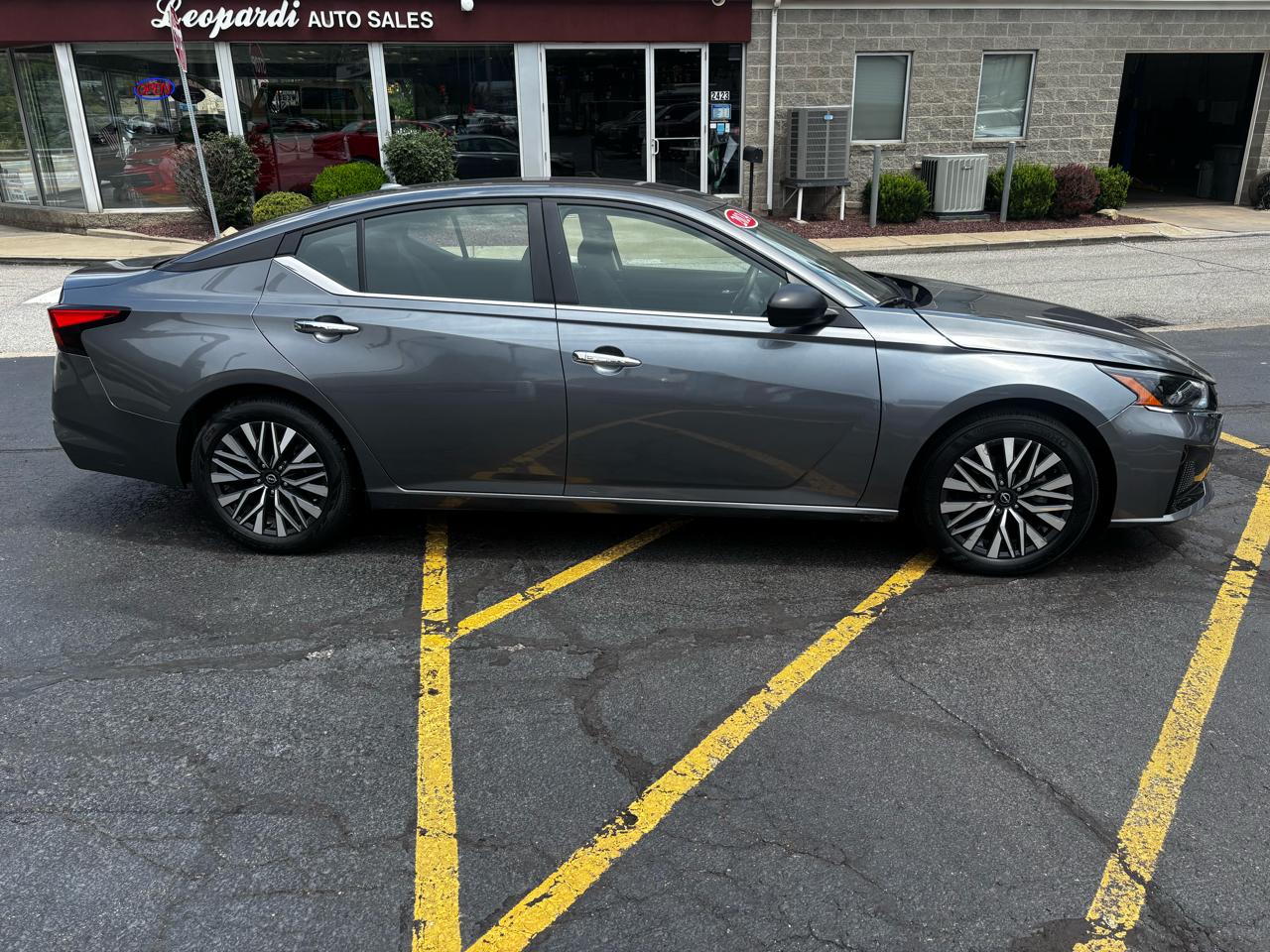 Nissan Altima 2.5 SV Sedan 2024