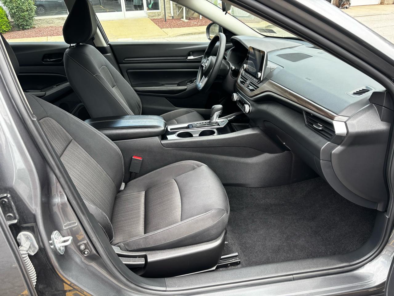 Nissan Altima 2.5 SV Sedan 2024