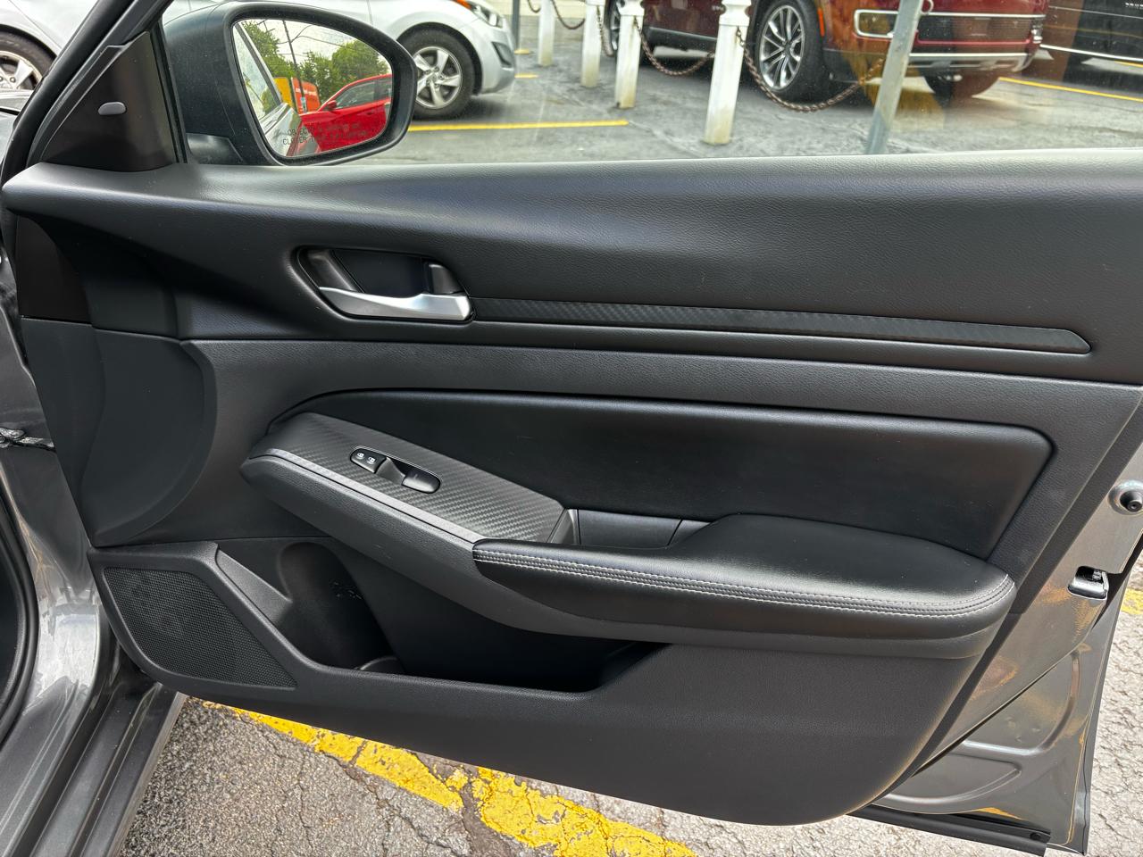 Nissan Altima 2.5 SV Sedan 2024