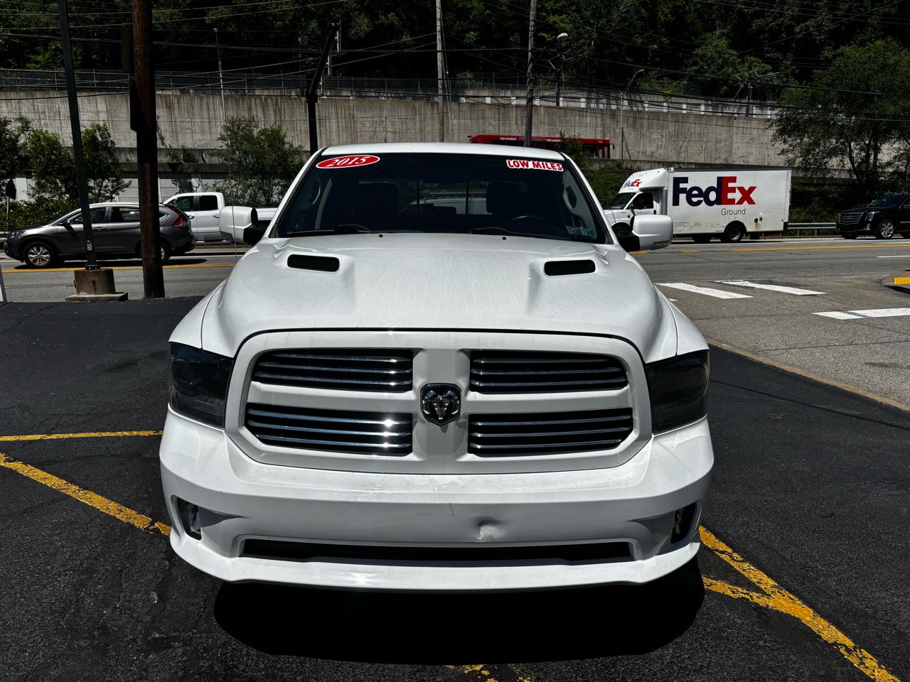 RAM 1500 4WD Crew Cab 149" Sport 2015