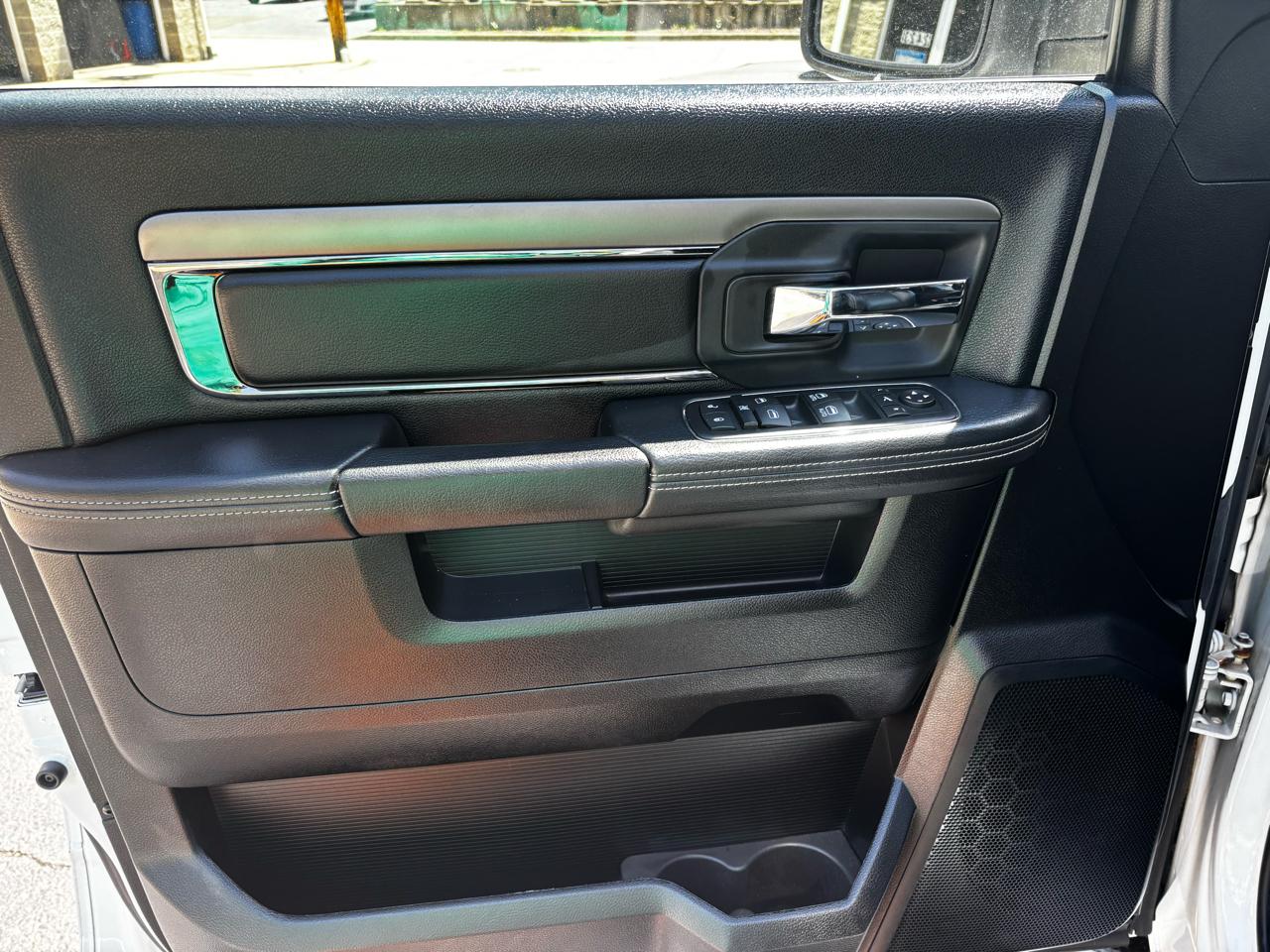 RAM 1500 4WD Crew Cab 149" Sport 2015